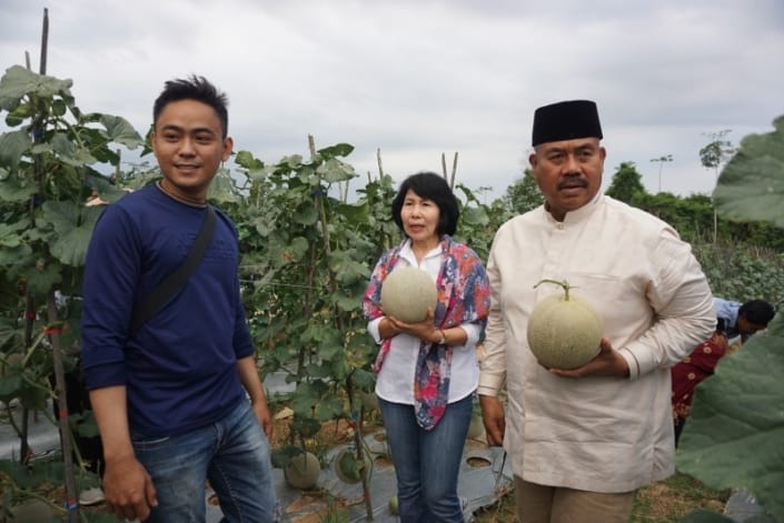 Bupati Kukar, Edi Damansyah bersama Petani Milenial. (Istimewa)