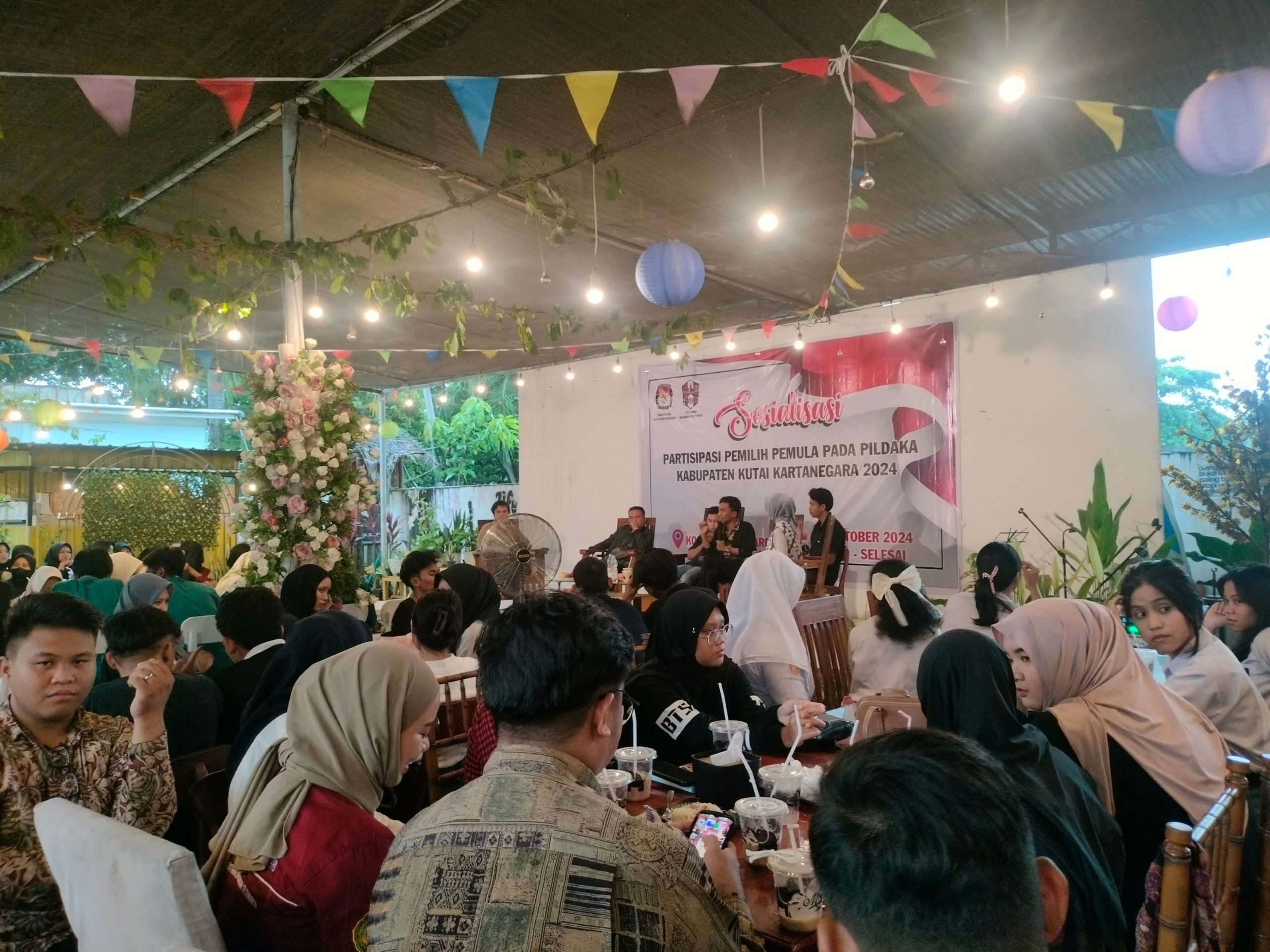 Sosialisasi partisipasi pemilih pemula untuk Pilkada Kukar 2024. (Dialogis.co)