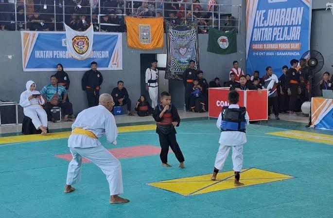Ilustrasi Atlet muda pencak silat saat bertanding (istimewa).