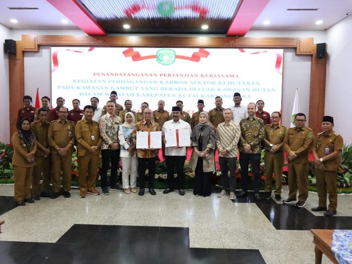 Bupati Kukar Edi Damansyah Hadiri Penanda Tanganan Kerjasama Perdagangan Karbon Sektor Kehutanan Kawasan Gambut. (Istimewa)