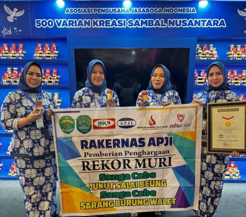 dua-sambal-khas-kukar-dapat-rekor-muri-istimewa-681b3e72ab344