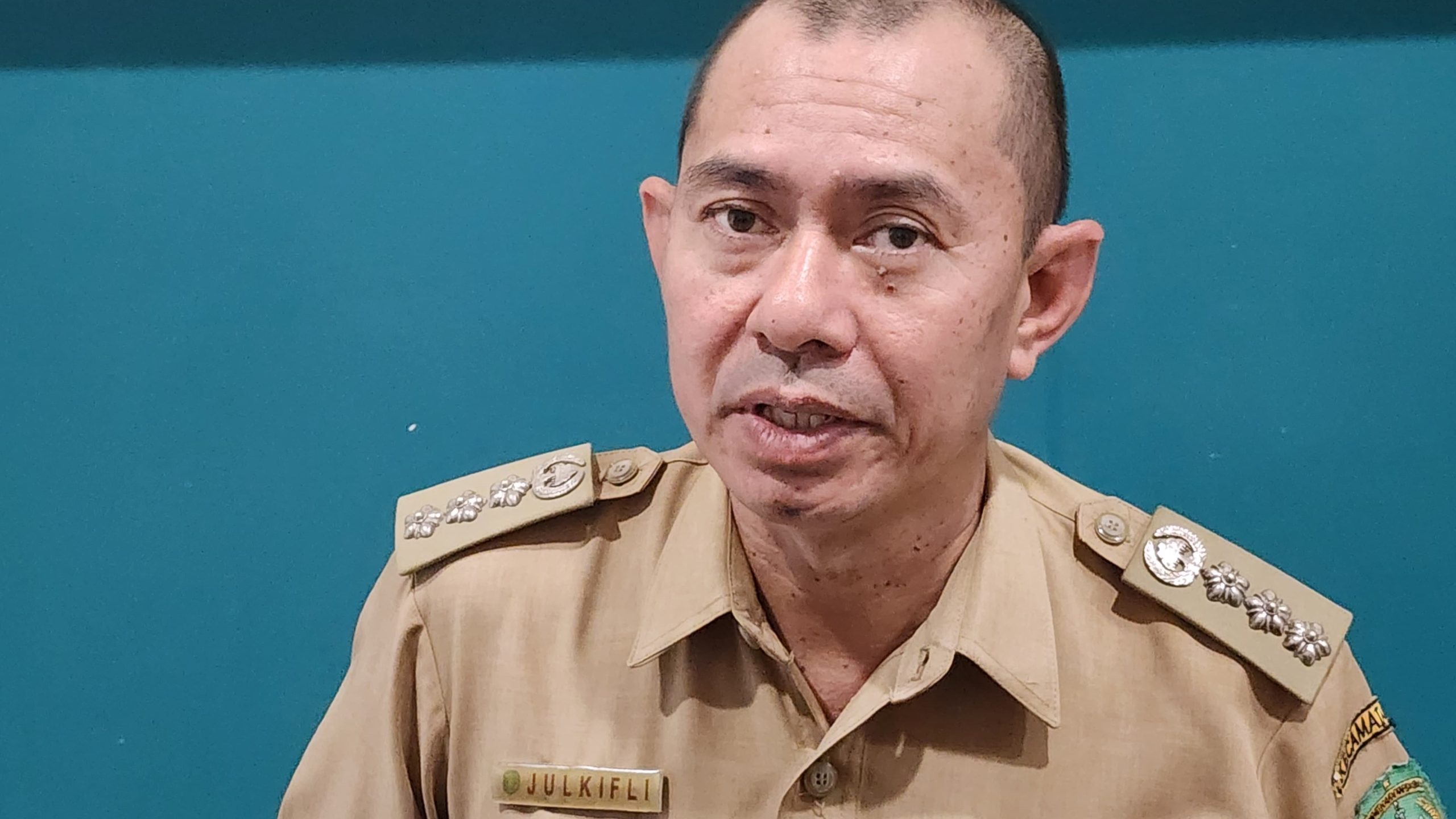 Camat Kota Bangun Darat, Julkifli.