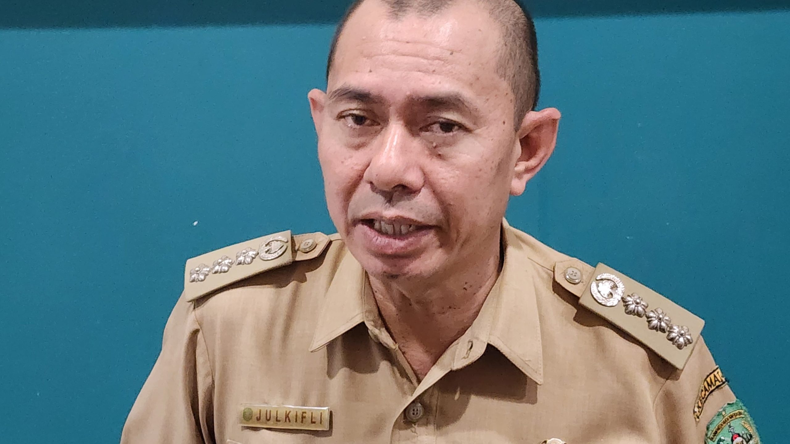 Camat Kota Bangun Darat, Julkifli.
