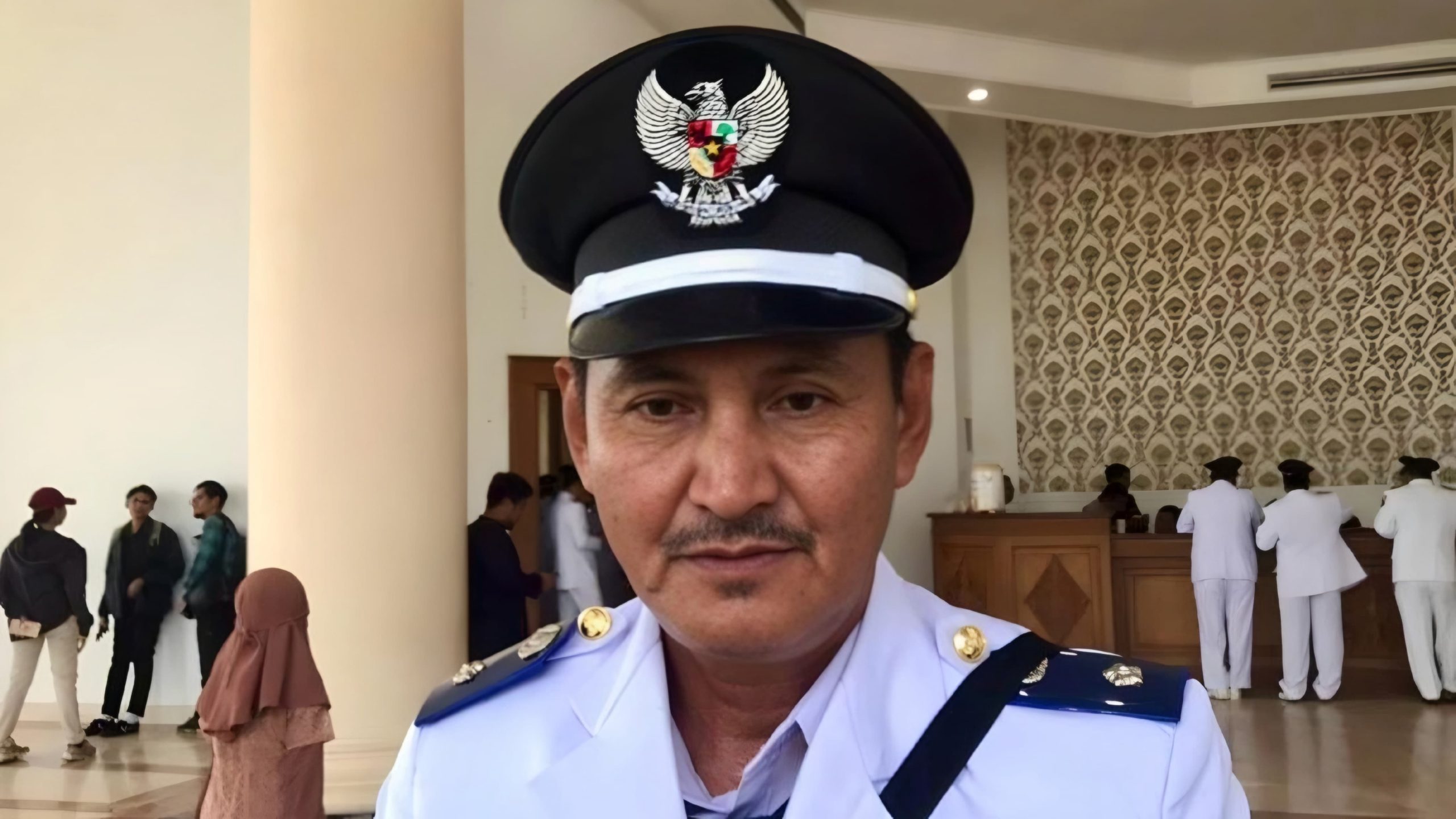 Kepala Desa Muara Enggelam, Madi.