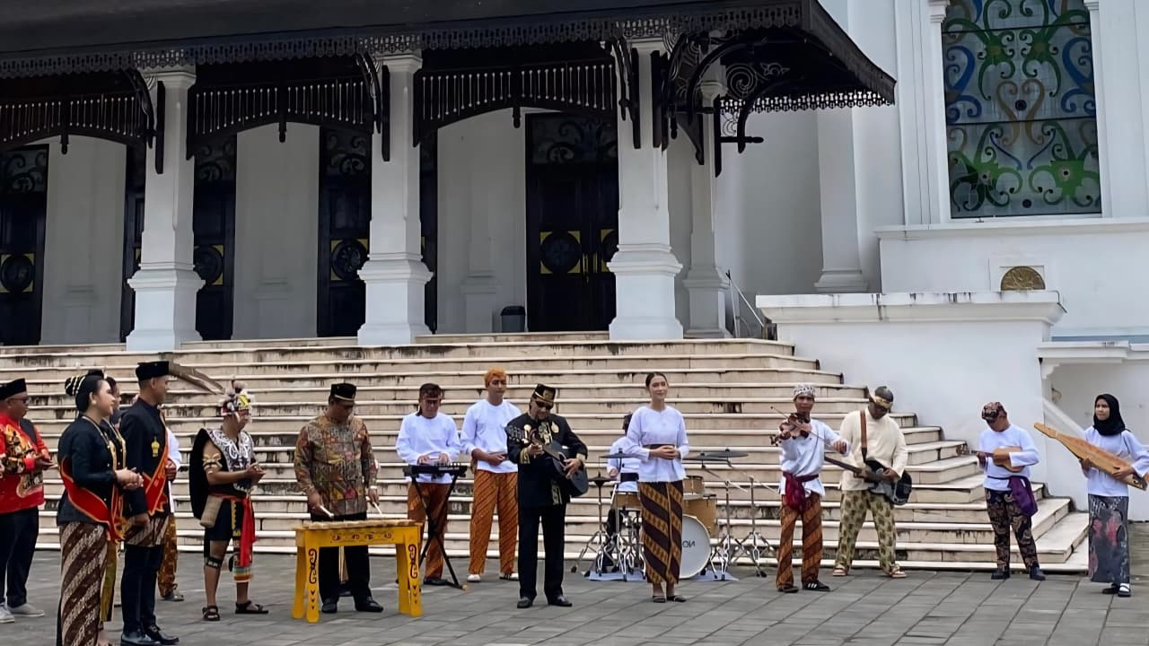 Proses pembuatan video klip oleh Disdikbud Kukar.