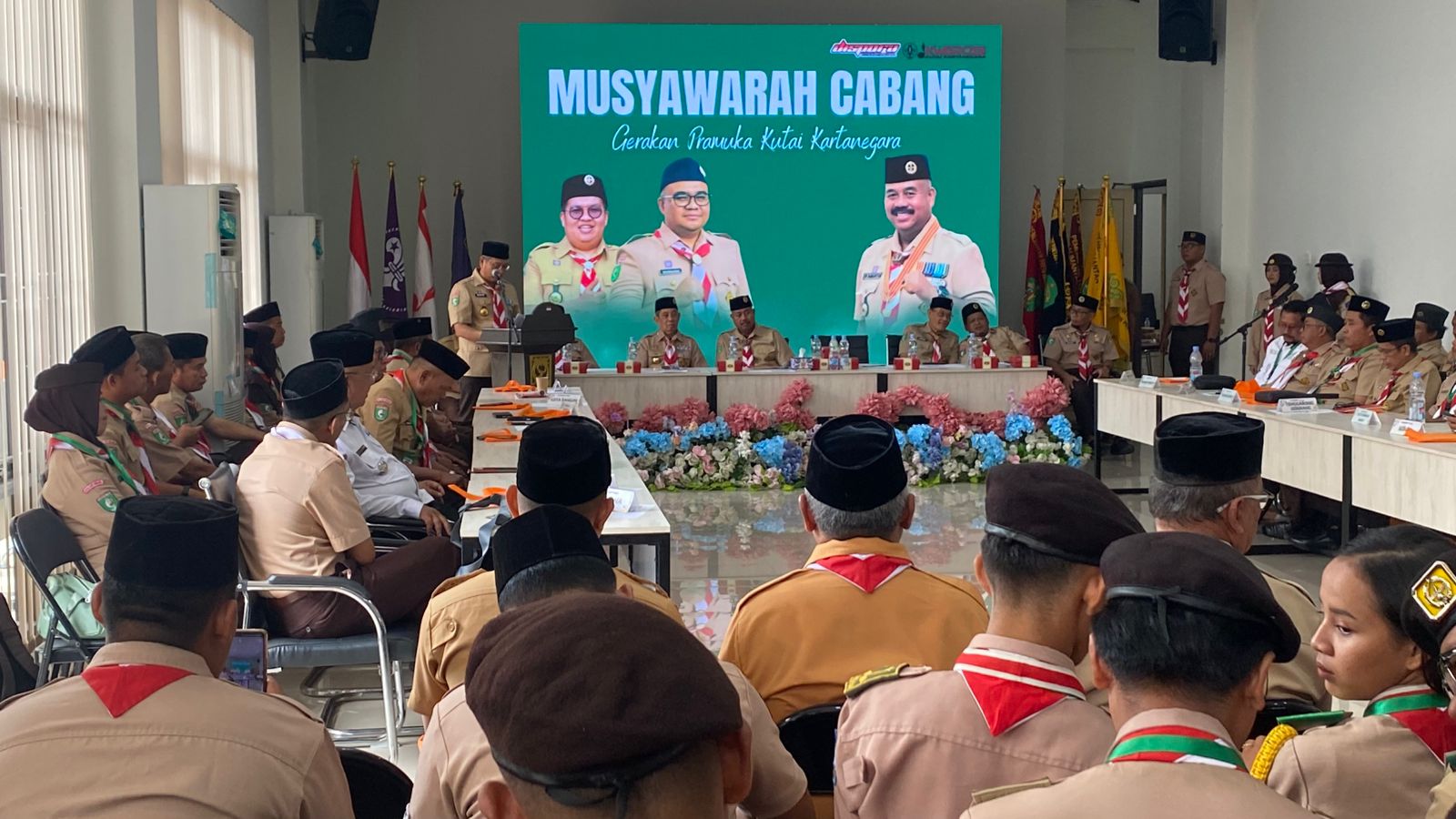 Asisten III Setkab Kutai Kartanegara Bidang Administrasi Umum, Dafip Haryanto, memberikan sambutan sekaligus membuka kegiatan.