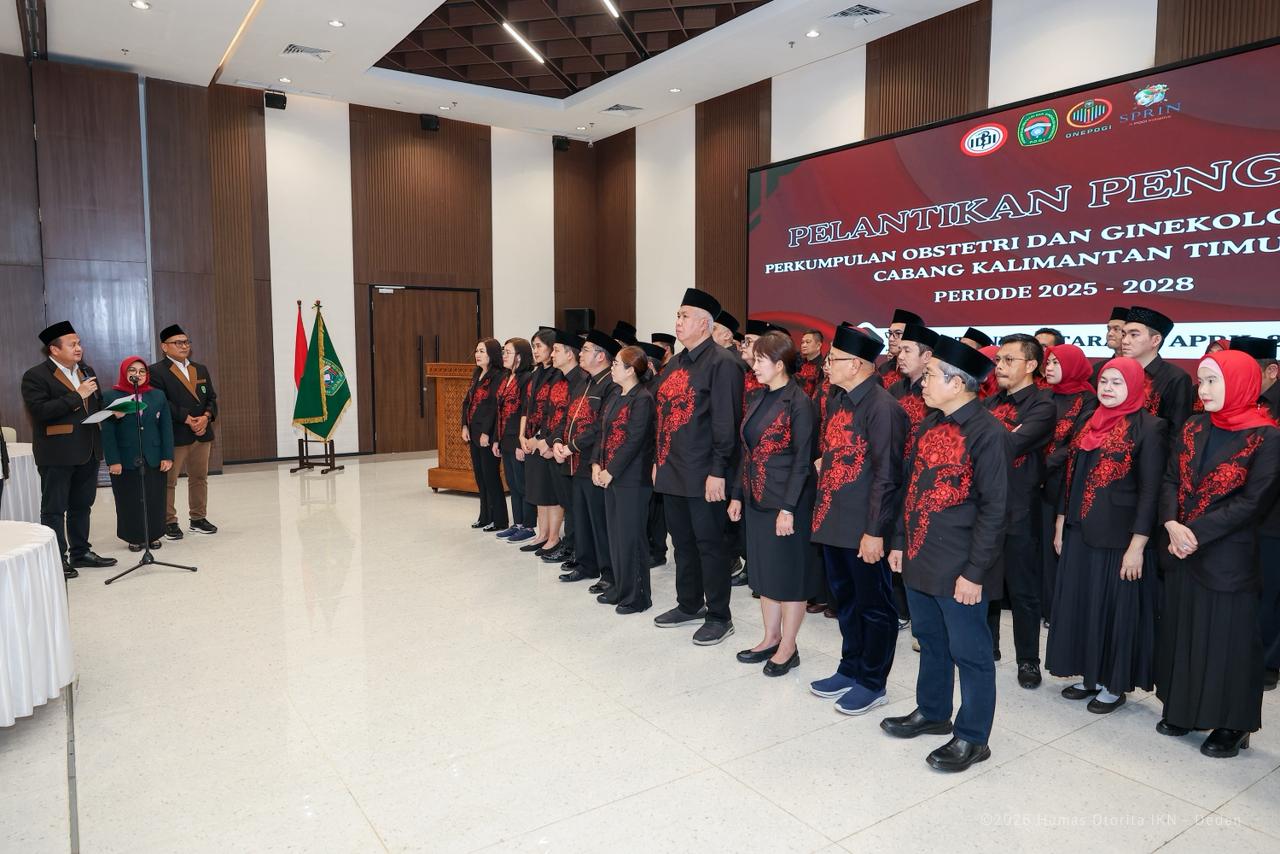 Pengurus Perkumpulan Obstetri dan Ginekologi Indonesia (POGI) Cabang Kalimantan Timur periode 2025–2028 resmi dilantik di Ibu Kota Nusantara (IKN), Sabtu (18/4/2026), di Ruang Multifunction Hall Kemenko 4, sebagai momentum memperkuat kolaborasi dalam meningkatkan layanan kesehatan ibu dan anak. Dok: Humas Otorita Ibu Kota Nusantara.