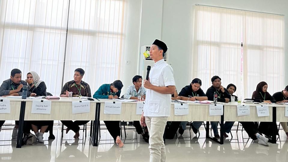 Ketua Umum Pengurus Besar Himpunan Mahasiswa Islam (PB HMI) periode 2013–2015, Arief Rosyid Hasan pada saat menyampaikan materi pada forum Latihan Kader II Tingkat Nasional HMI Cabang Kutai Kartanegara, Rabu (10/06/2026)